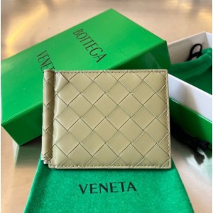 보테가베네타 인트레치아토 클립형 지갑 (내부 녹색)